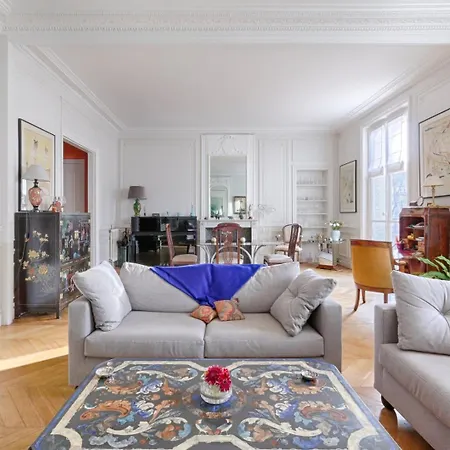 Residor - Spacious And Bright ! *